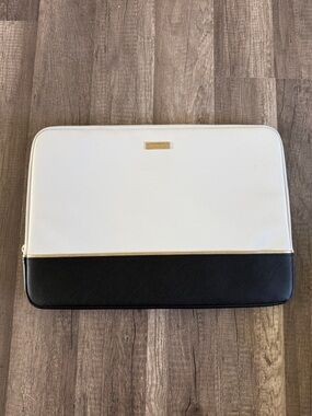 Kate Spade Laptop Case White and Black Padded Laptop Sleeve Zippered Case